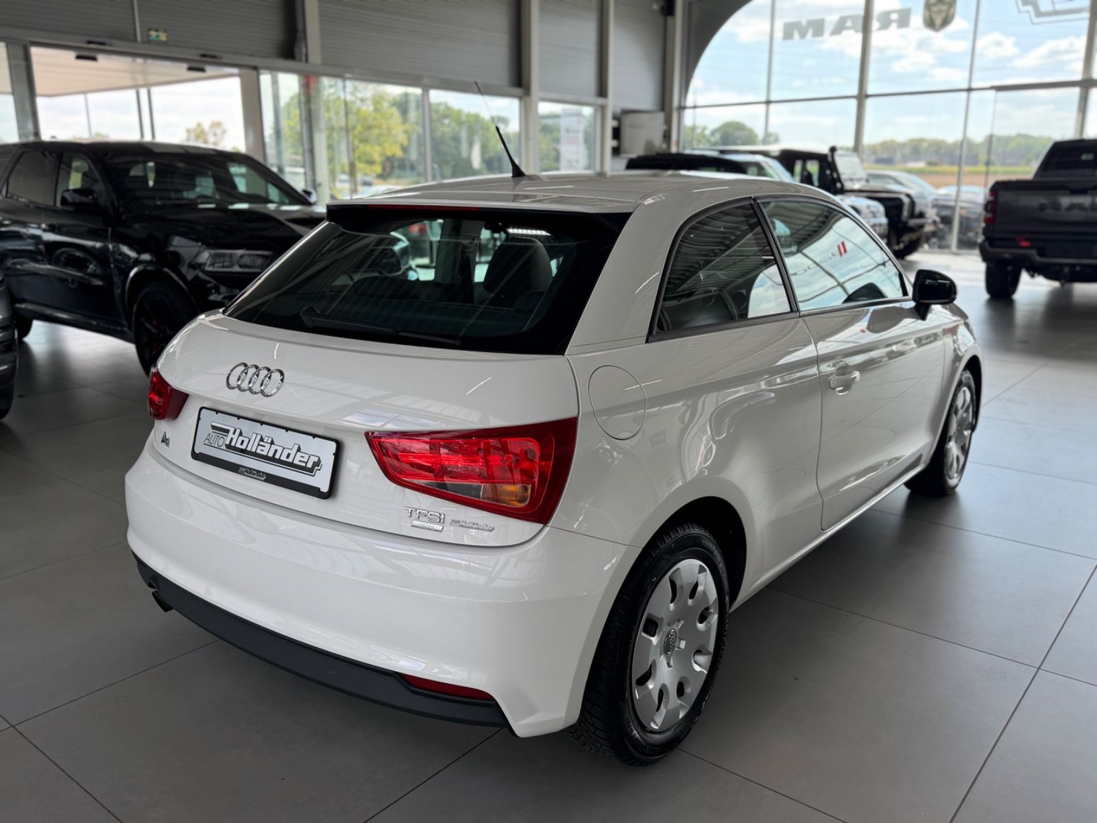 Fahrzeugabbildung Audi A1 1.0 TFSI 1.Hand Klima Tempomat Komfort Paket