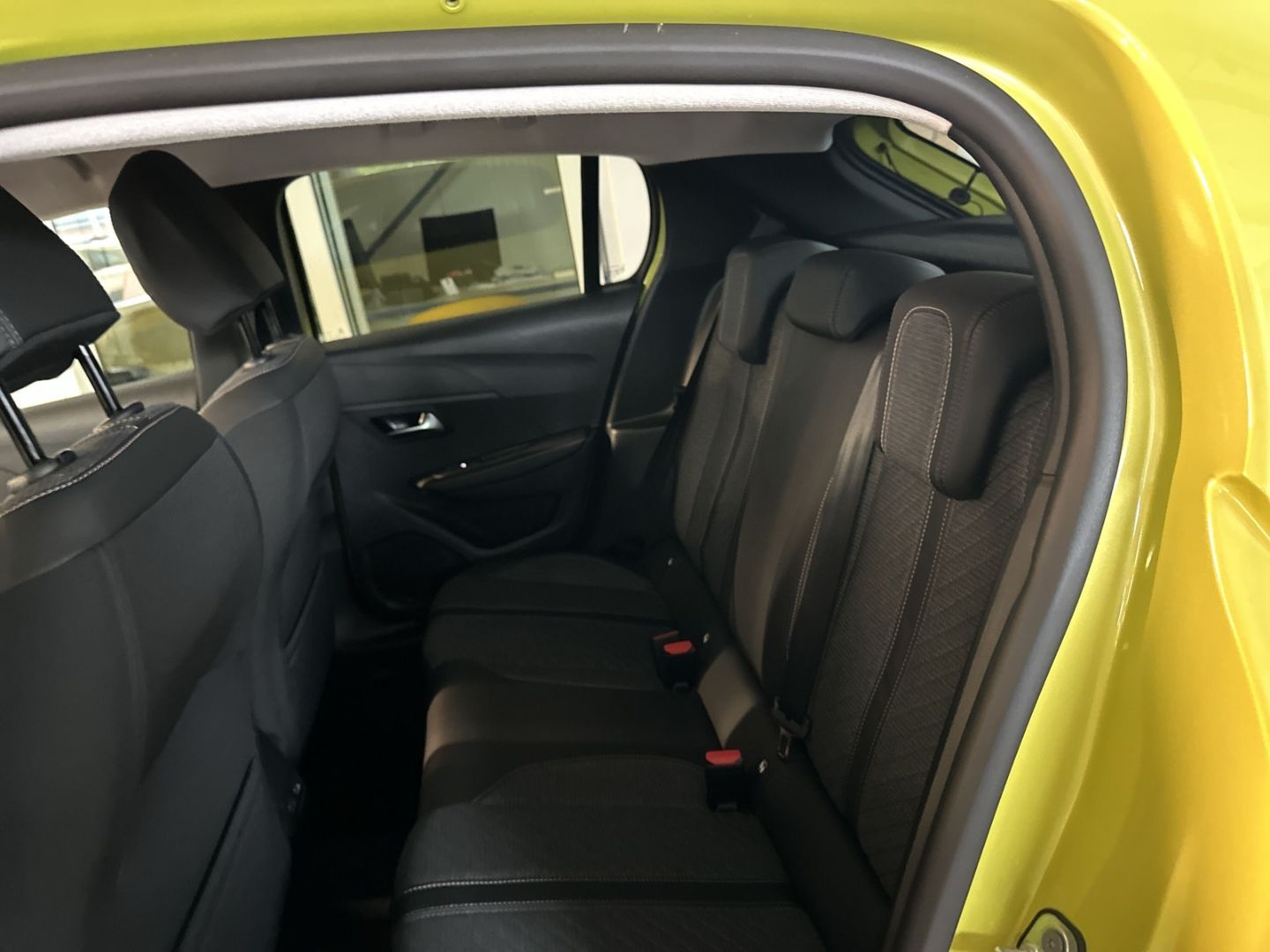Fahrzeugabbildung Peugeot 208 Allure 1.2 PureTech 100 Navi 360 Kamera