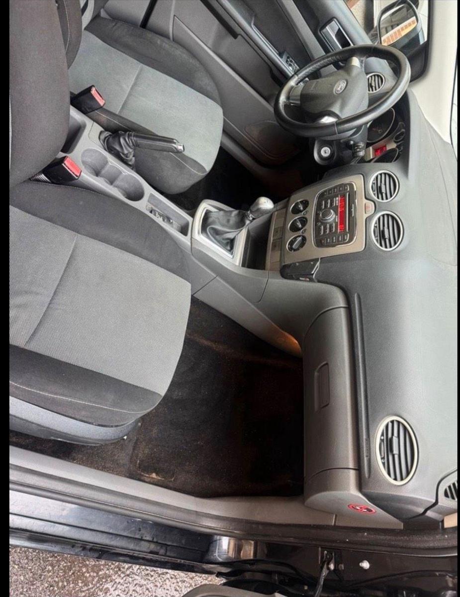 Ford Focus 2010 — photo 6