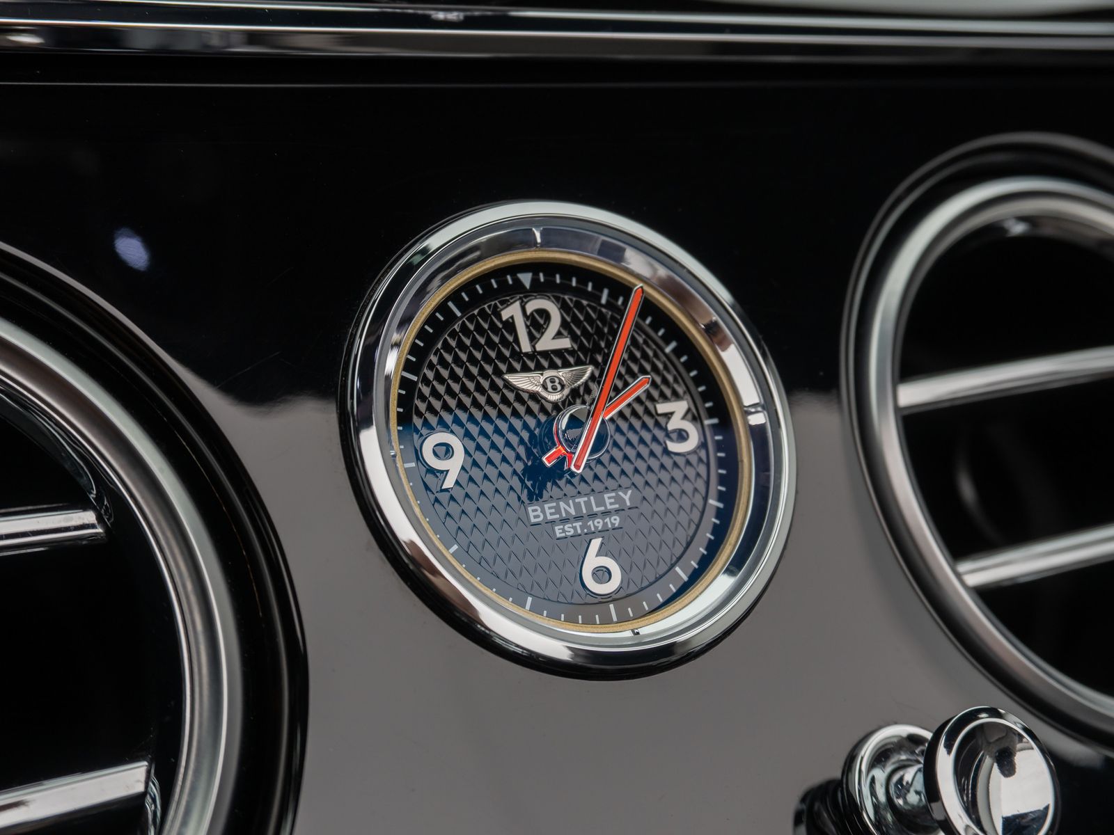 Fahrzeugabbildung Bentley Continental GTC W12 Mulliner 360°HUD NightVision
