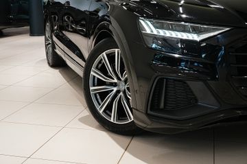 Audi Q8 - 2