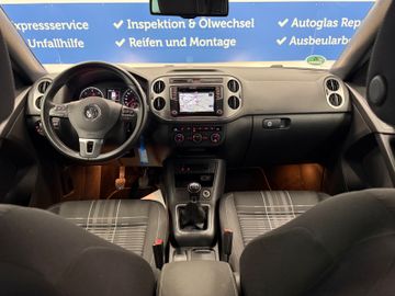Volkswagen Tiguan - 10