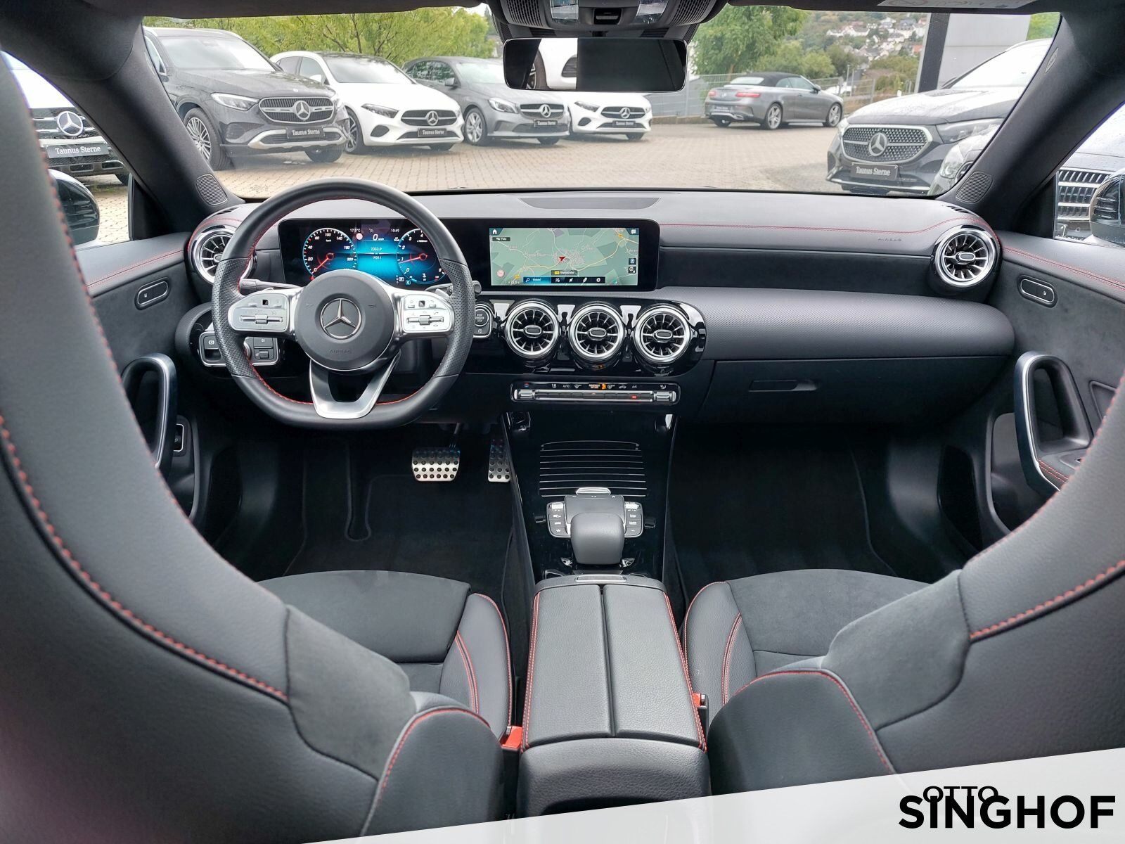 Fahrzeugabbildung Mercedes-Benz CLA 200 AMG Pano+Night+Rü Kam+TOTW+dyn.LED+Sound