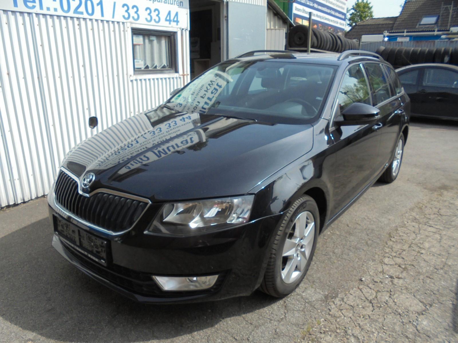 Skoda Octavia Combi Ambition *Scheckheft Shz Pdc Alu*