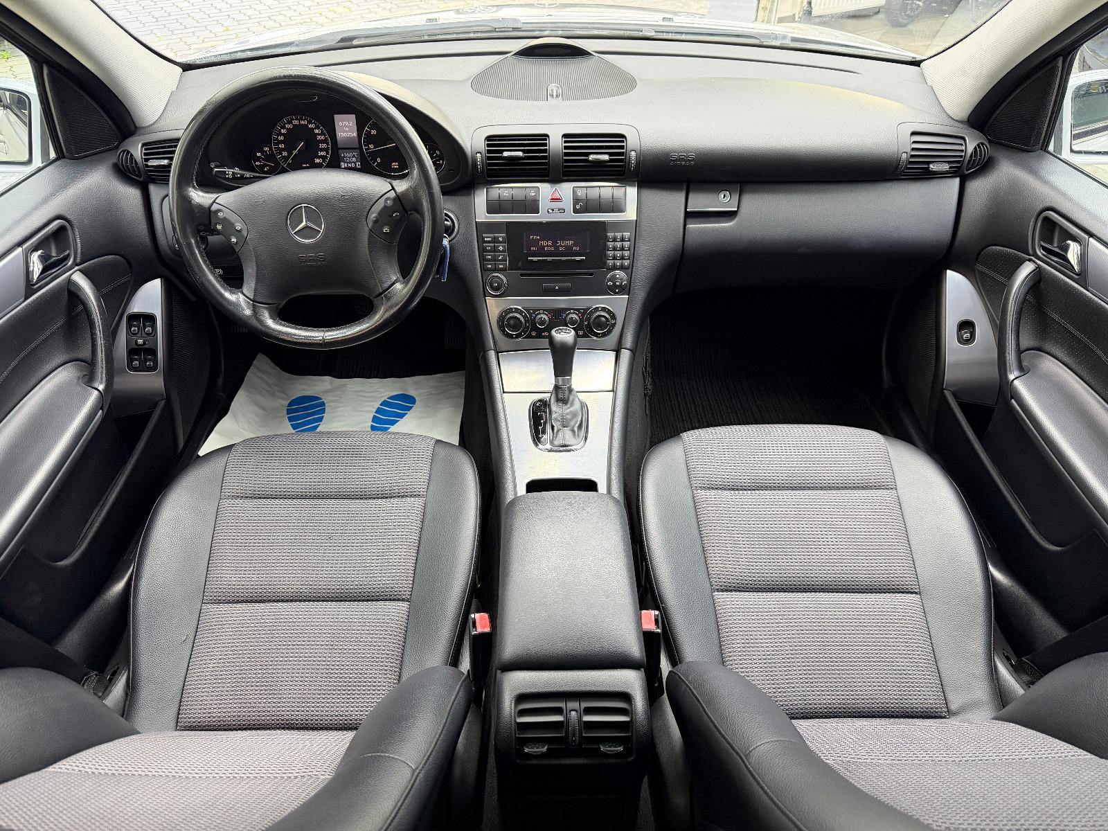 Mercedes-Benz C180 2004 — photo 8