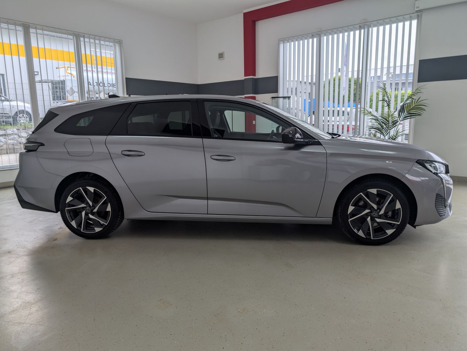 Fahrzeugabbildung Peugeot 308 Allure ACC LED 360° SHZ LENK-HZ AHK GARANTIE