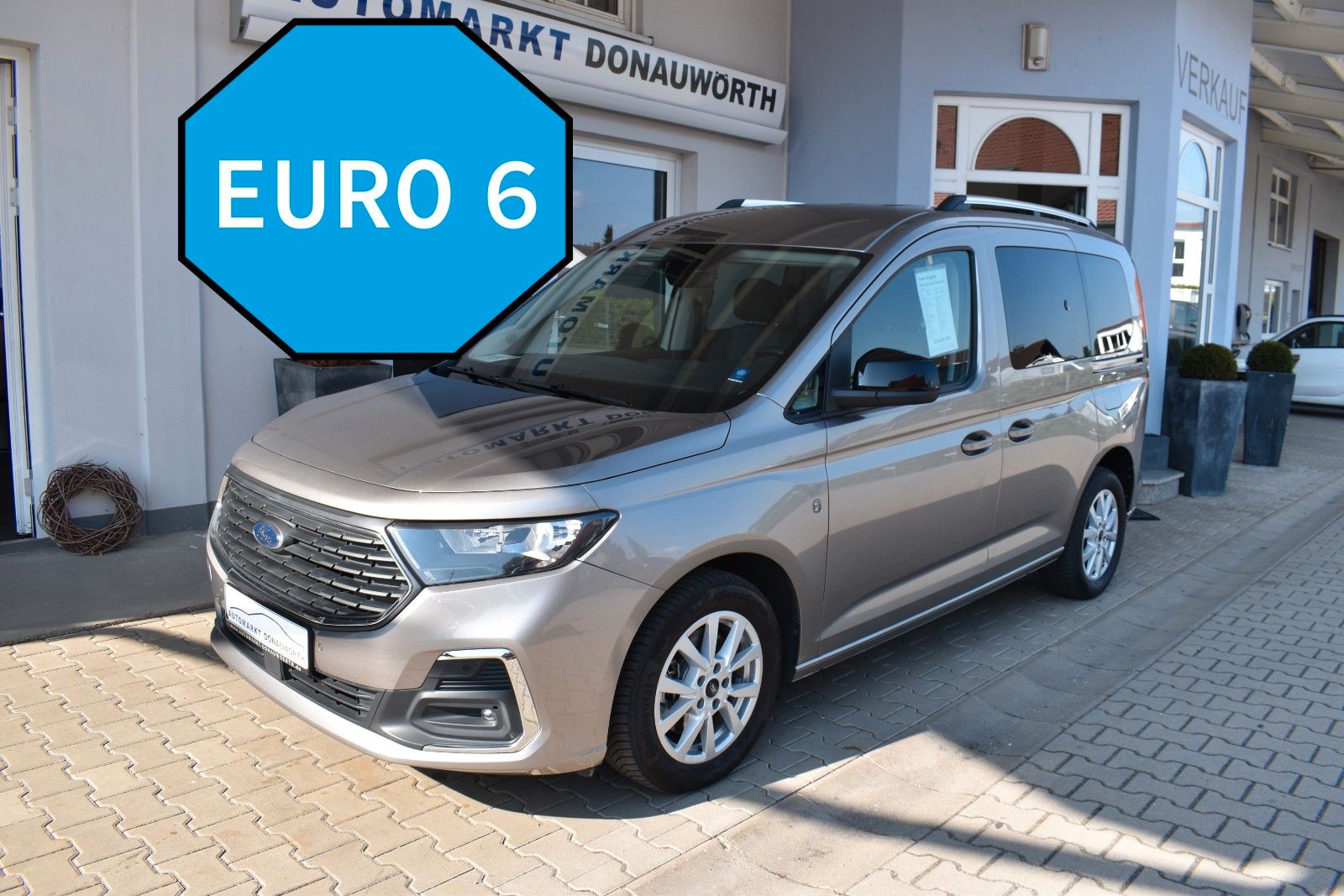 Ford Tourneo Connect 1.5 EcoBoost Aut. Titanium Camp imagem 2