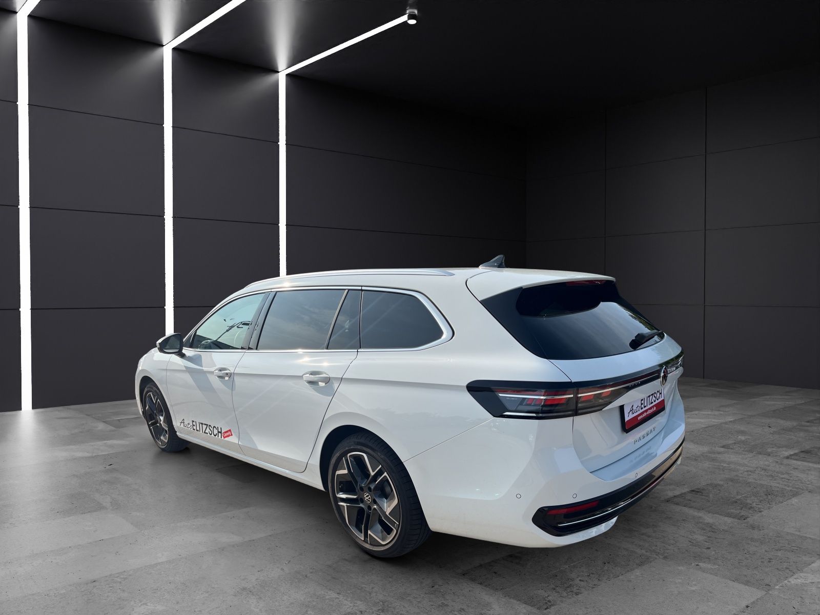 Fahrzeugabbildung Volkswagen Passat 2.0 TDI Elegance DSG LED ACC 18" AHK Lede
