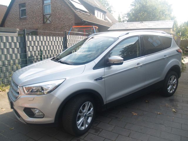 Ford Kuga 1,5 l EcoBoost 4x4 129kW Titan. NAV Autom.