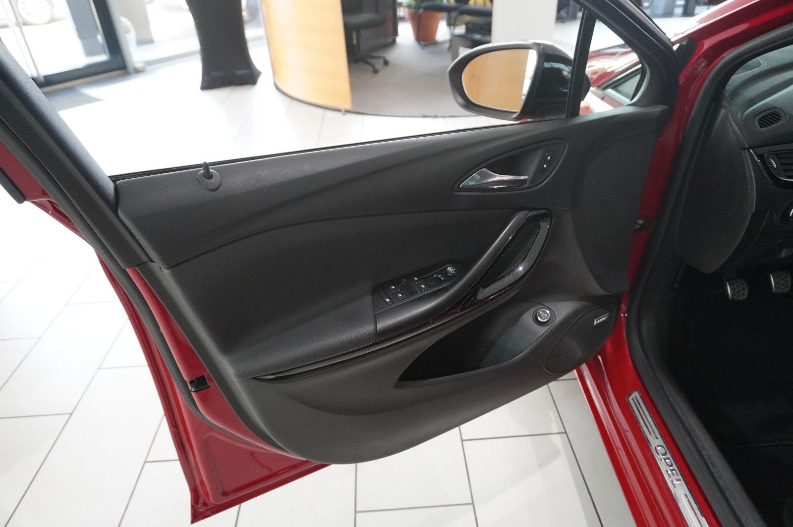 Fahrzeugabbildung Opel Astra K ST 1.5D ULTIMATE NAVI/SH/KAMERA/BOSE/AHK