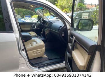 Toyota Land Cruiser - 7