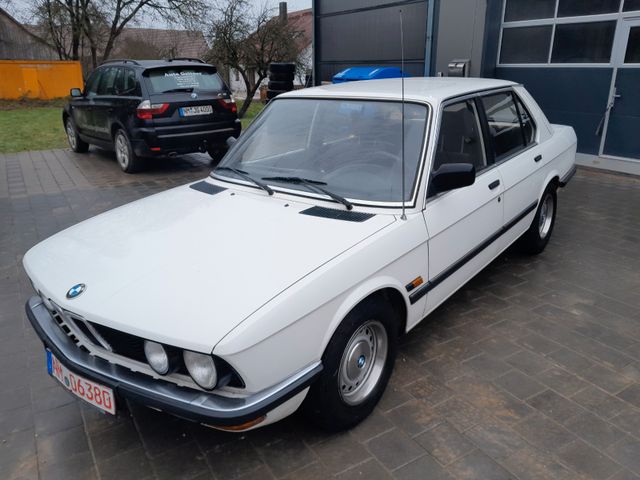 BMW 518       E28    Scheunenfund