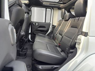 Jeep Wrangler - 11