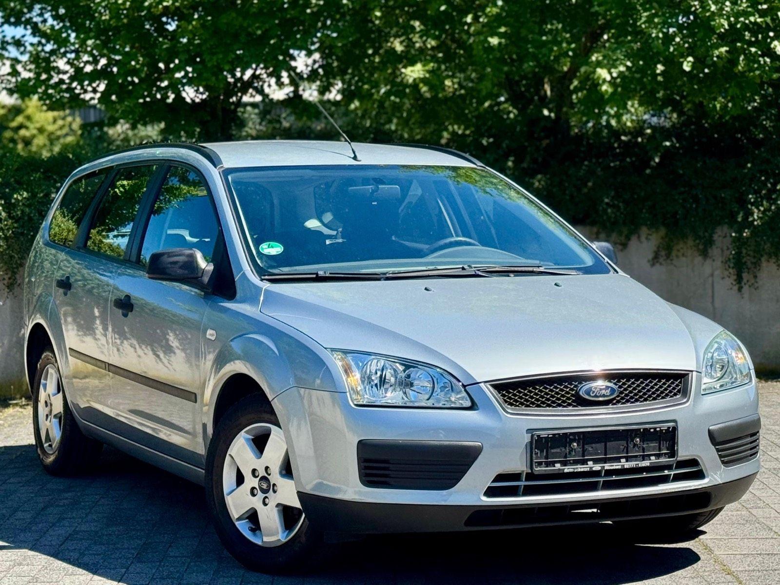 Ford Focus 2005 — rear view