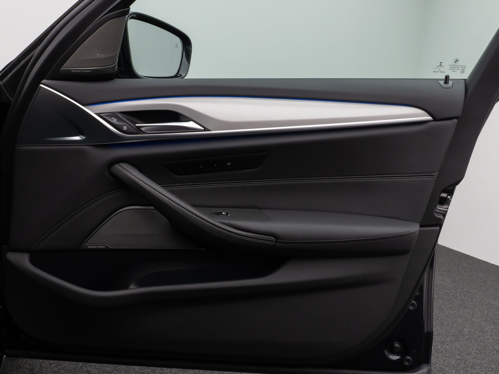 Fahrzeugabbildung BMW 530d xD M Sport Panorama Kamera HUD H/K Komfort