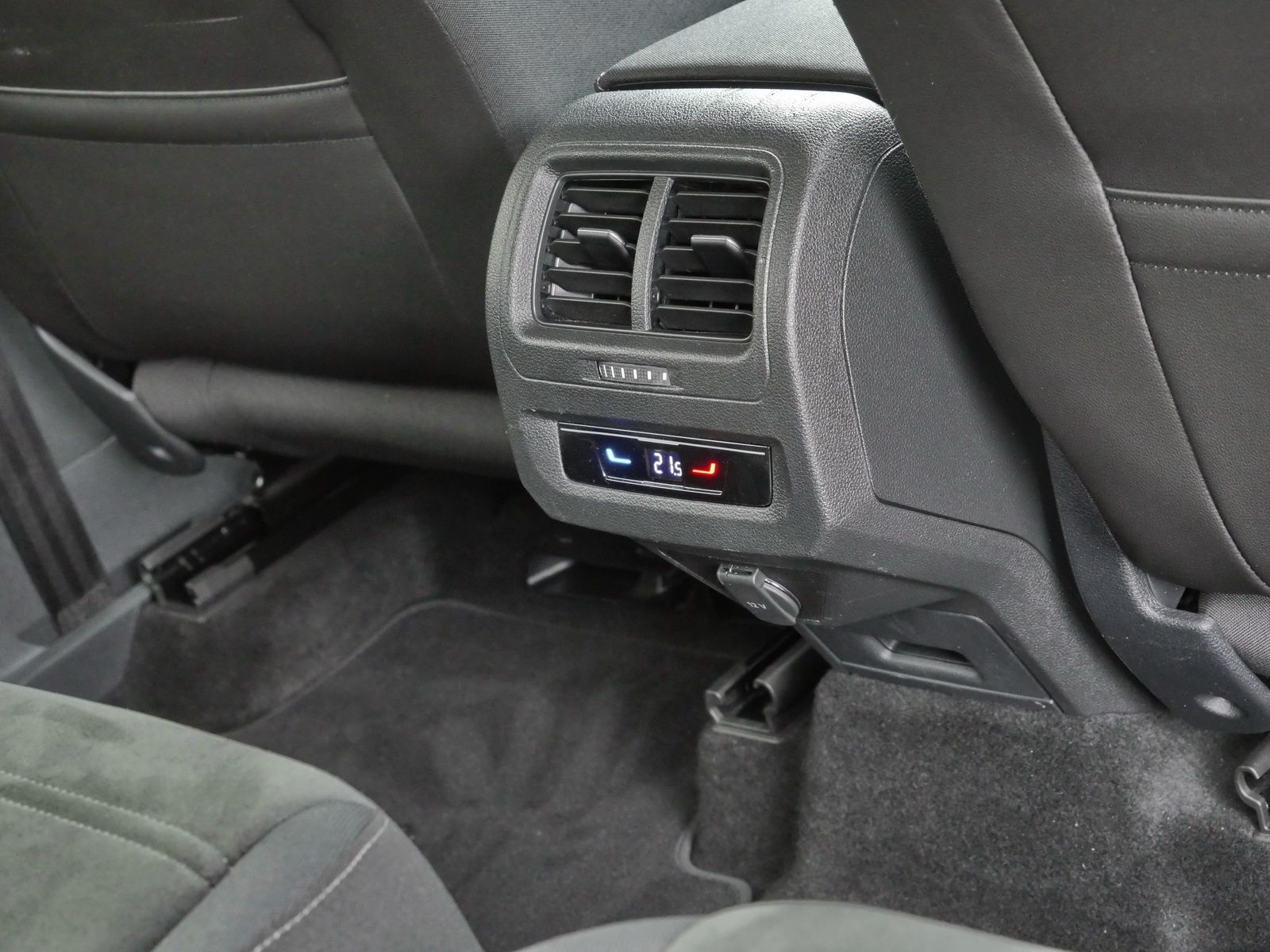 Volkswagen Touran - Bild 17