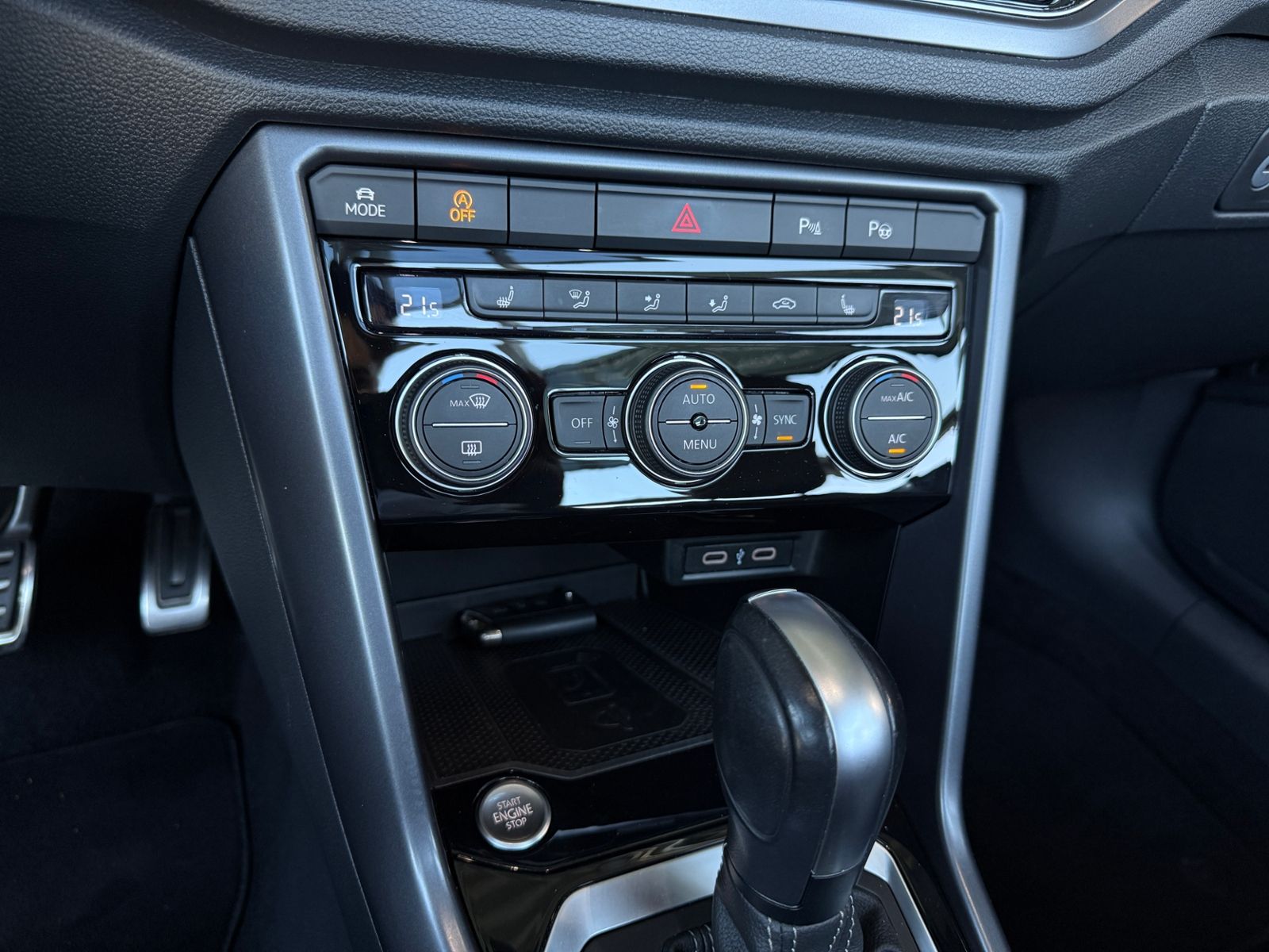Fahrzeugabbildung Volkswagen T-Roc Cabriolet R-Line AHK ACC LED BEATS