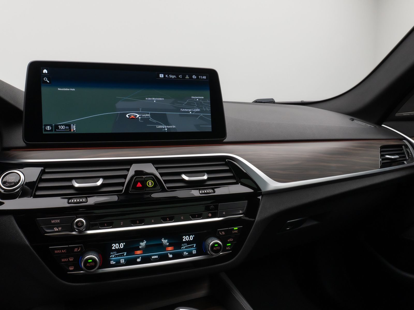 Fahrzeugabbildung BMW 530d xD M Sport Individual Panorama HUD 20Zoll