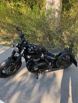 Triumph Bonneville Bobber Black (Oehlins) besser als neu - MOTORRAD BOBBER