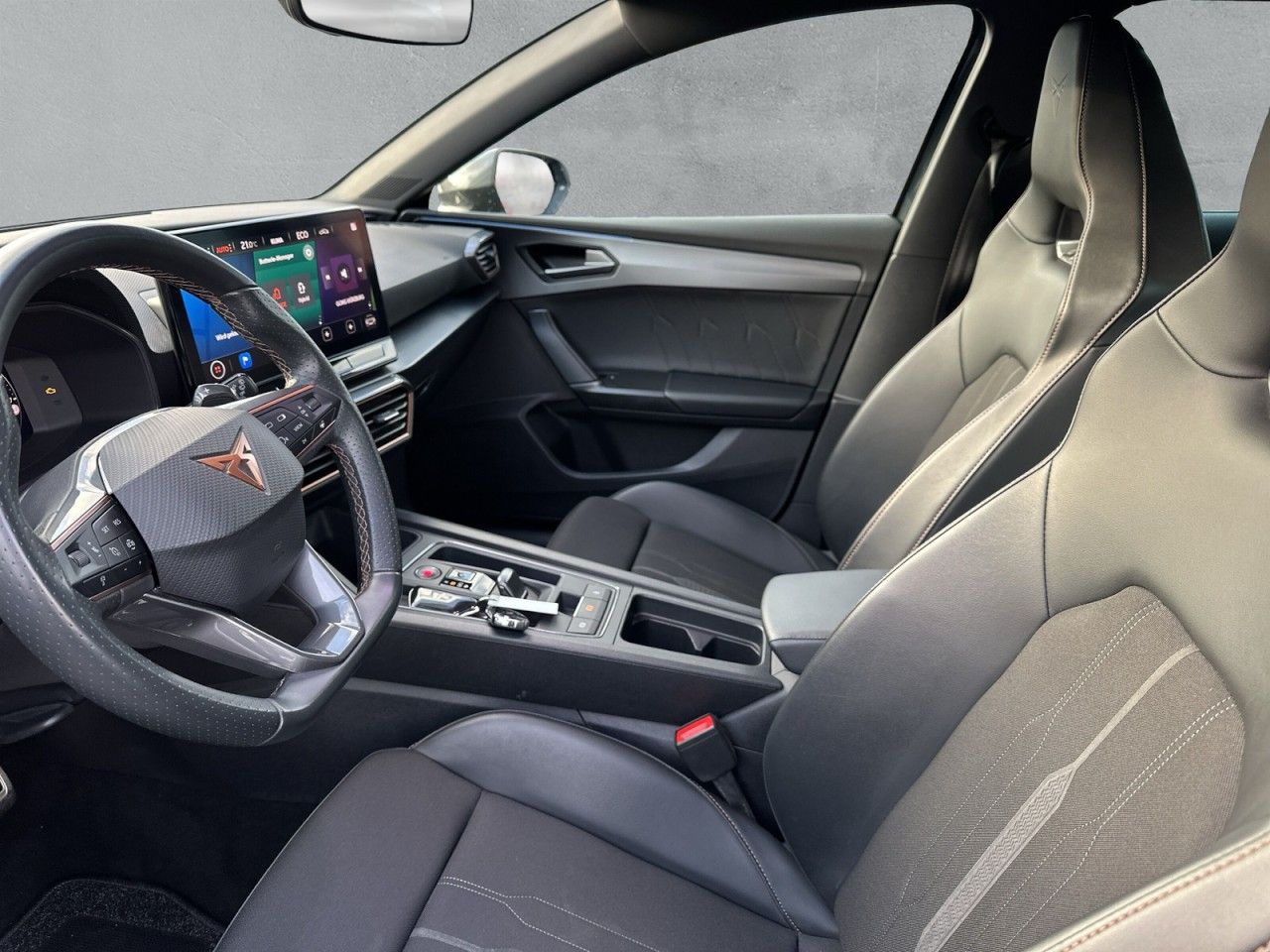 Fahrzeugabbildung CUPRA Leon Sportstourer 1.4 e-Hybrid (204PS)