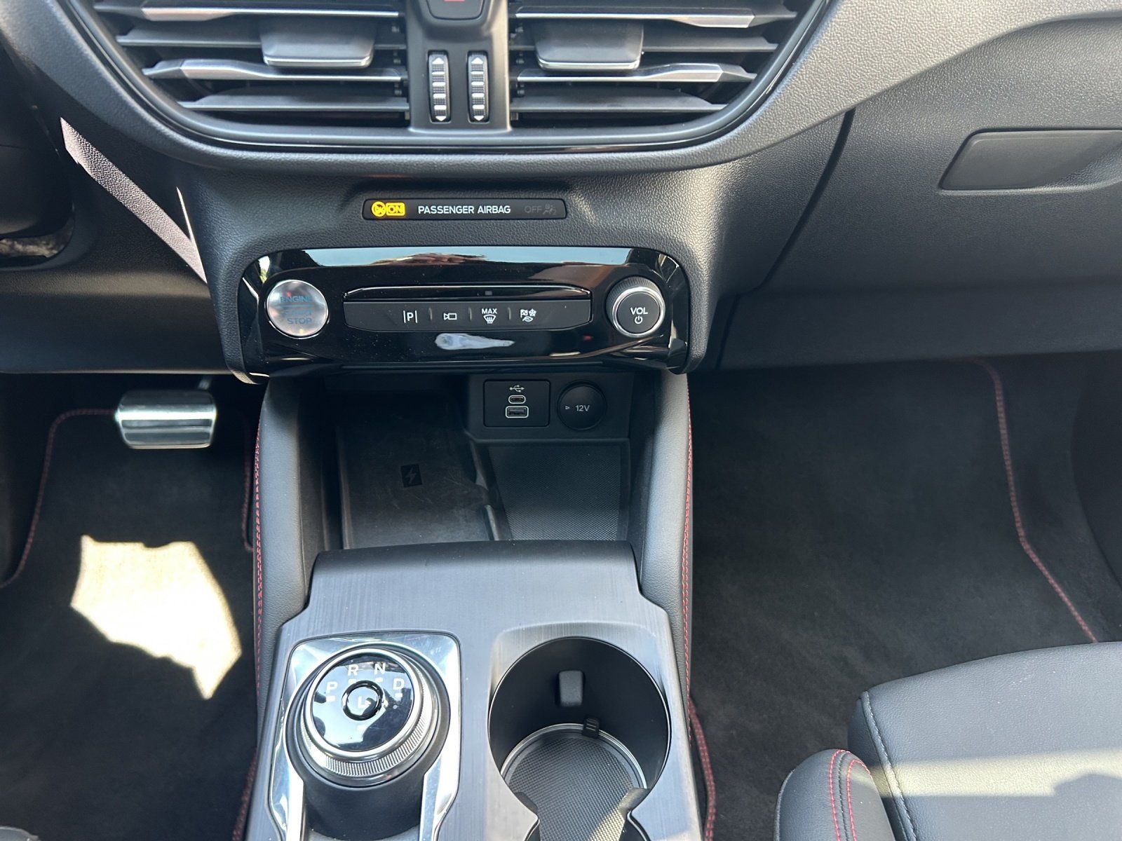 Fahrzeugabbildung Ford Kuga ST-Line X FHEV Allrad HUD El. Panodach Navi