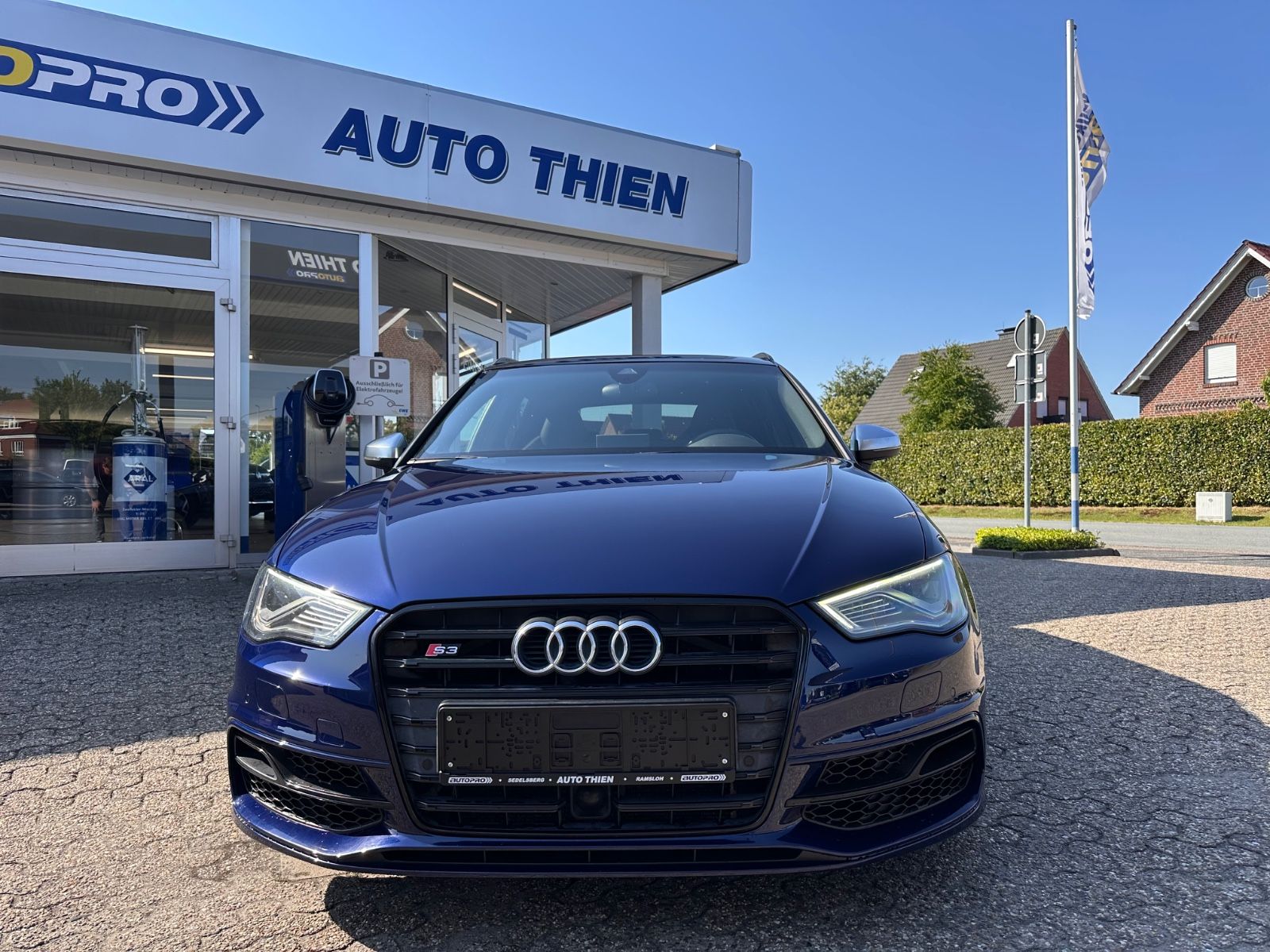 Fahrzeugabbildung Audi S3 Sportback 2.0 TFSI quattro Pano/Leder/B&O/LED