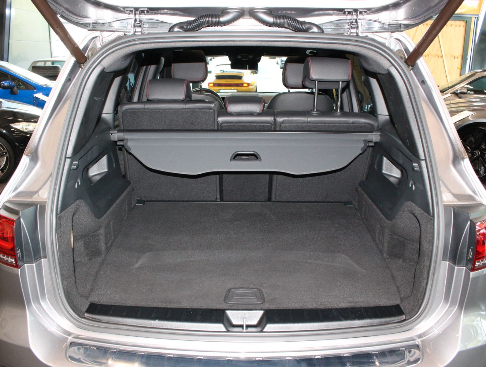 Fahrzeugabbildung Mercedes-Benz GLB 250 4Matic AMG Line Pano*Widescreen*Kamera
