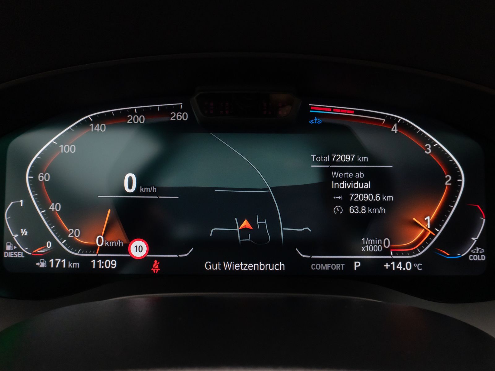 Fahrzeugabbildung BMW 520d xD LuxuryLine Glasdach Kamera Laser HUD H/K