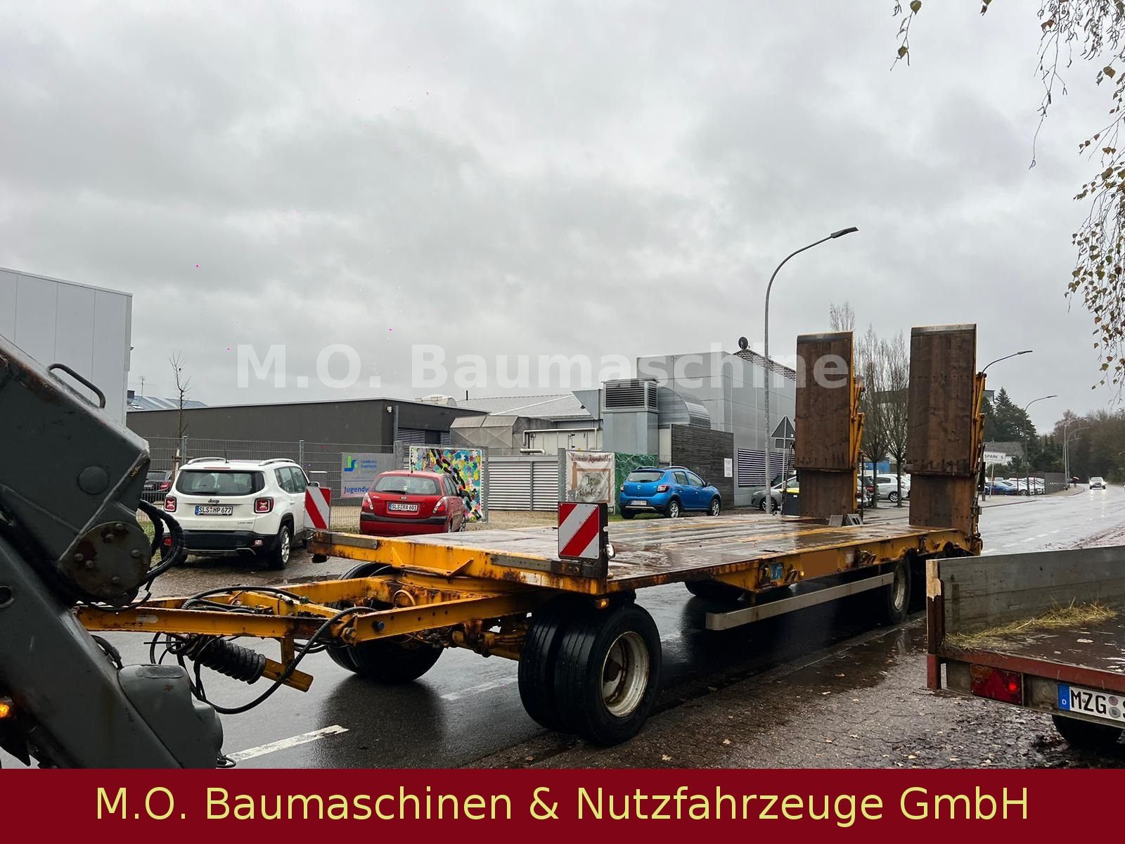 Fahrzeugabbildung Müller-Mitteltal PT 30,0 Kompakt / 3 Achser / Blatt /hydr. Rampen