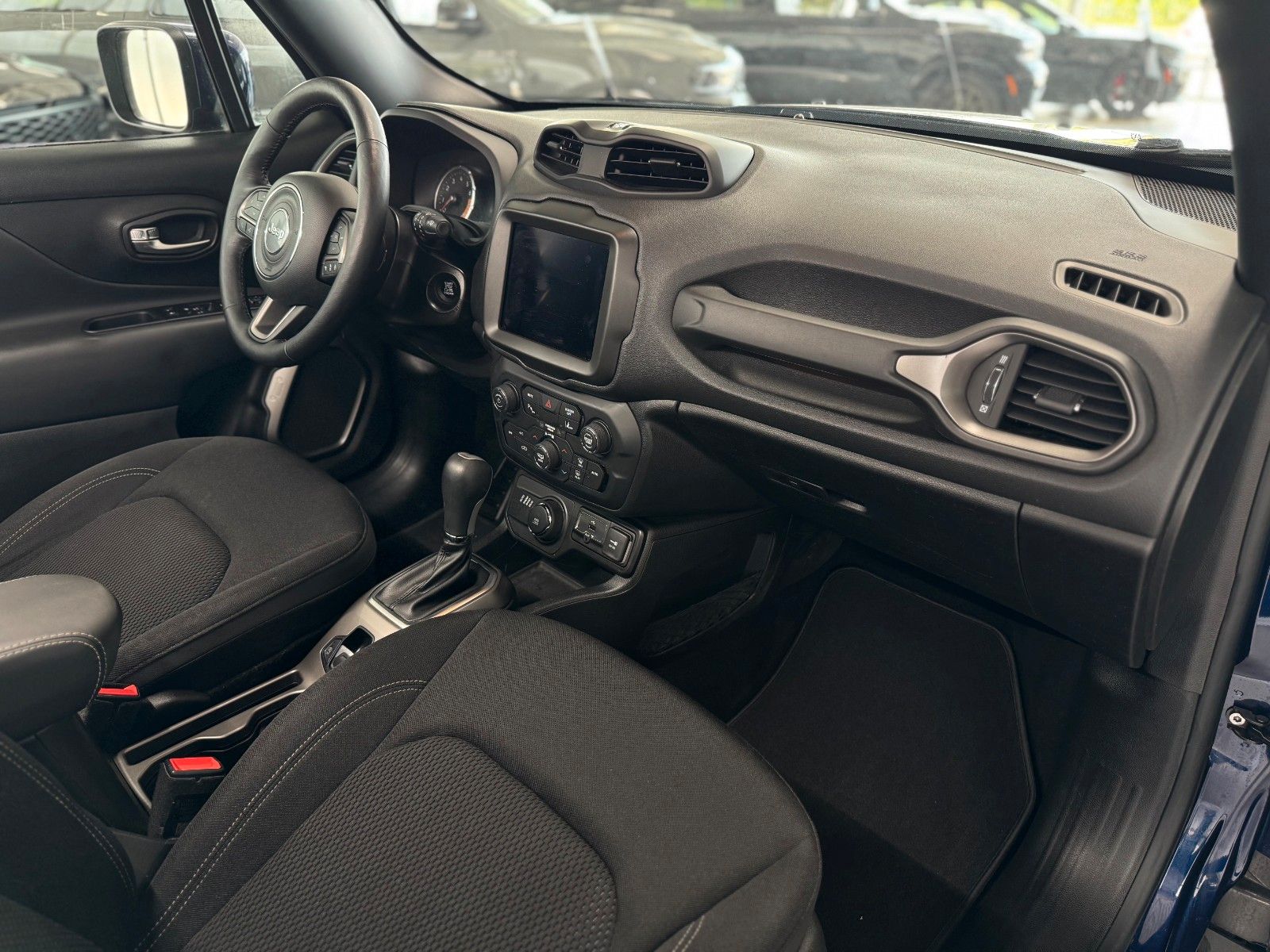 Fahrzeugabbildung Jeep Renegade Limited S 4WD Technologie-Paket