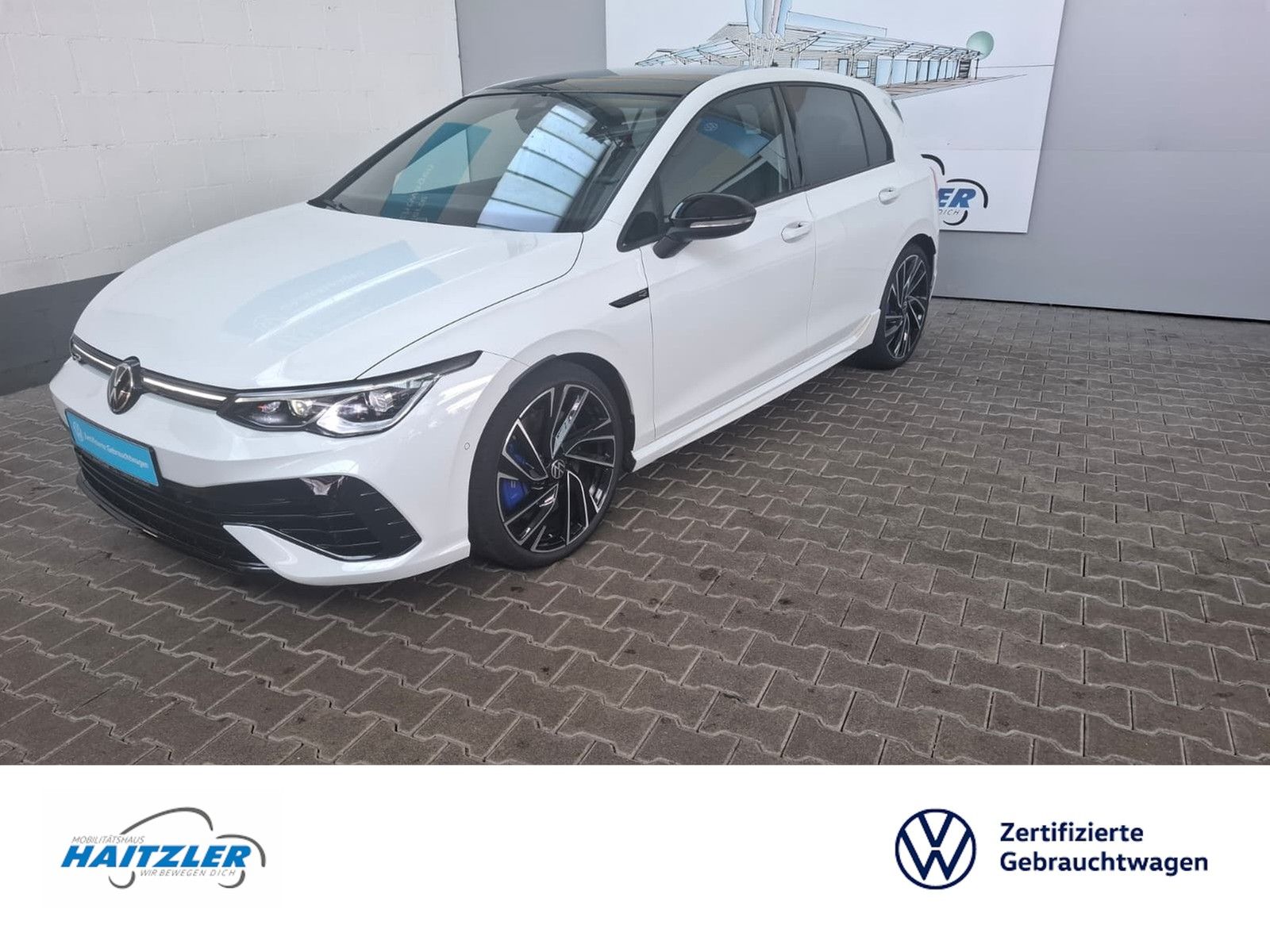 Fahrzeugabbildung Volkswagen Golf VIII Lim. R 2,0 TSI DSG 4M + ACC + IQ.Light