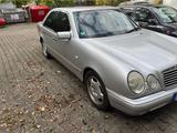 Mercedes-Benz Mercedes E280 - gebrauchte Mercedes-Benz E 280 aus dem Jahr 1999