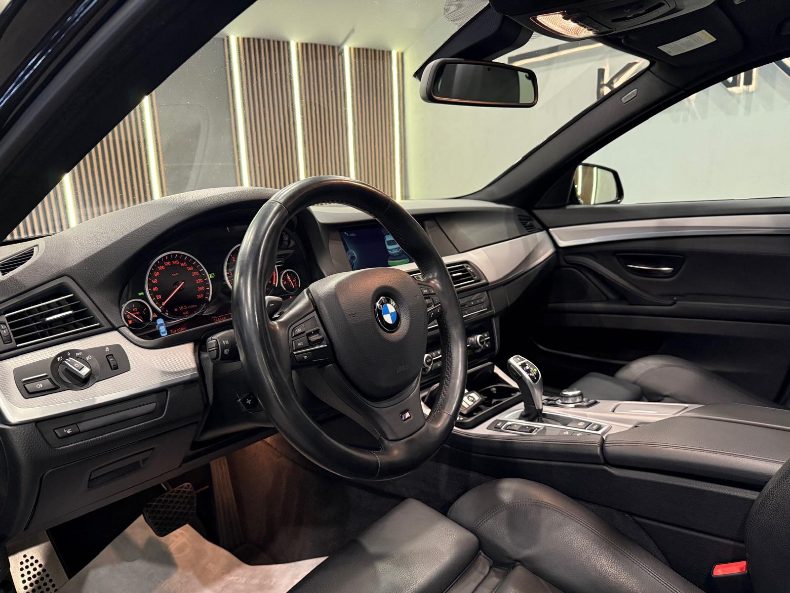 BMW M550 d xDrive 381 ch • BVA • HUD • Toit ouvrant • Cuir • Jantes 20" M