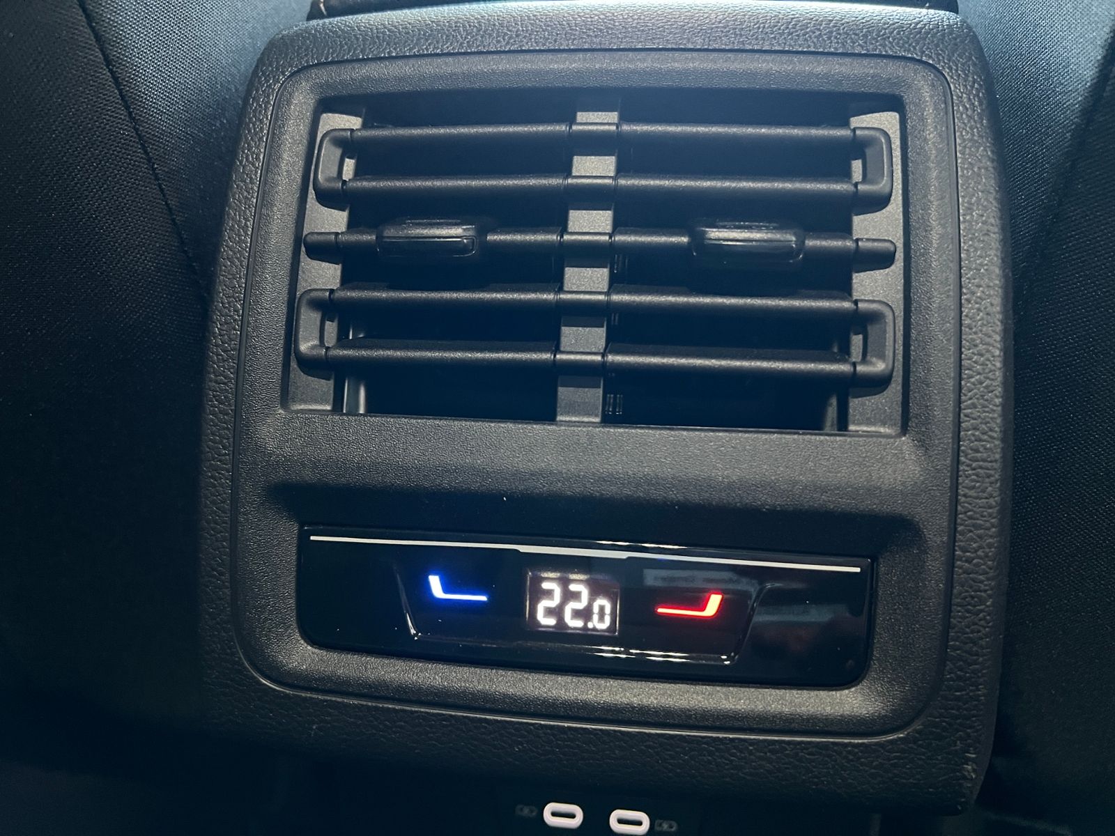 Fahrzeugabbildung Volkswagen Golf VIII GTD 2.0 TDI DSG *Garantie, AHK, LED, 1