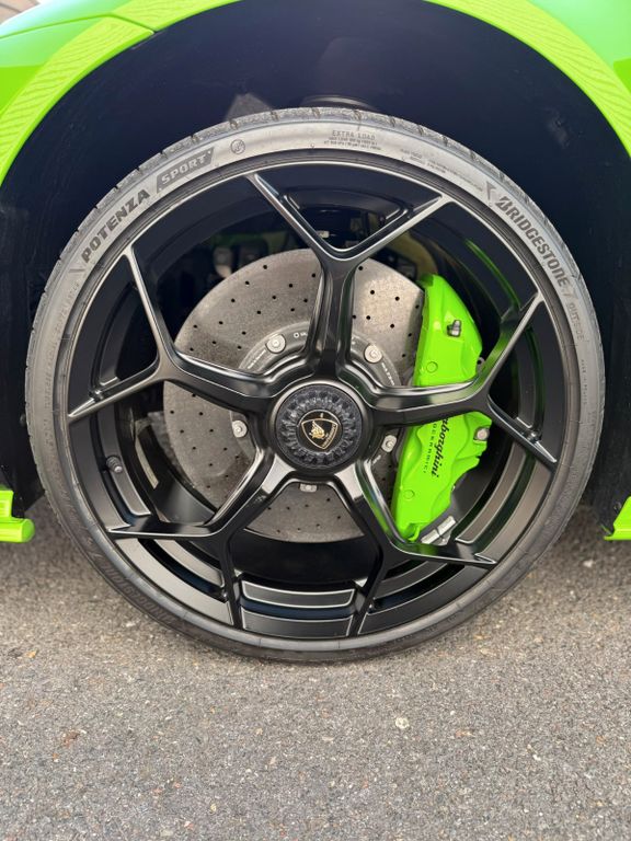 LAMBORGHINI Huracán 2024