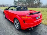 Audi TTS TFSI Quattro Cabrio Facelift aus 2021 - rote Audi TTS