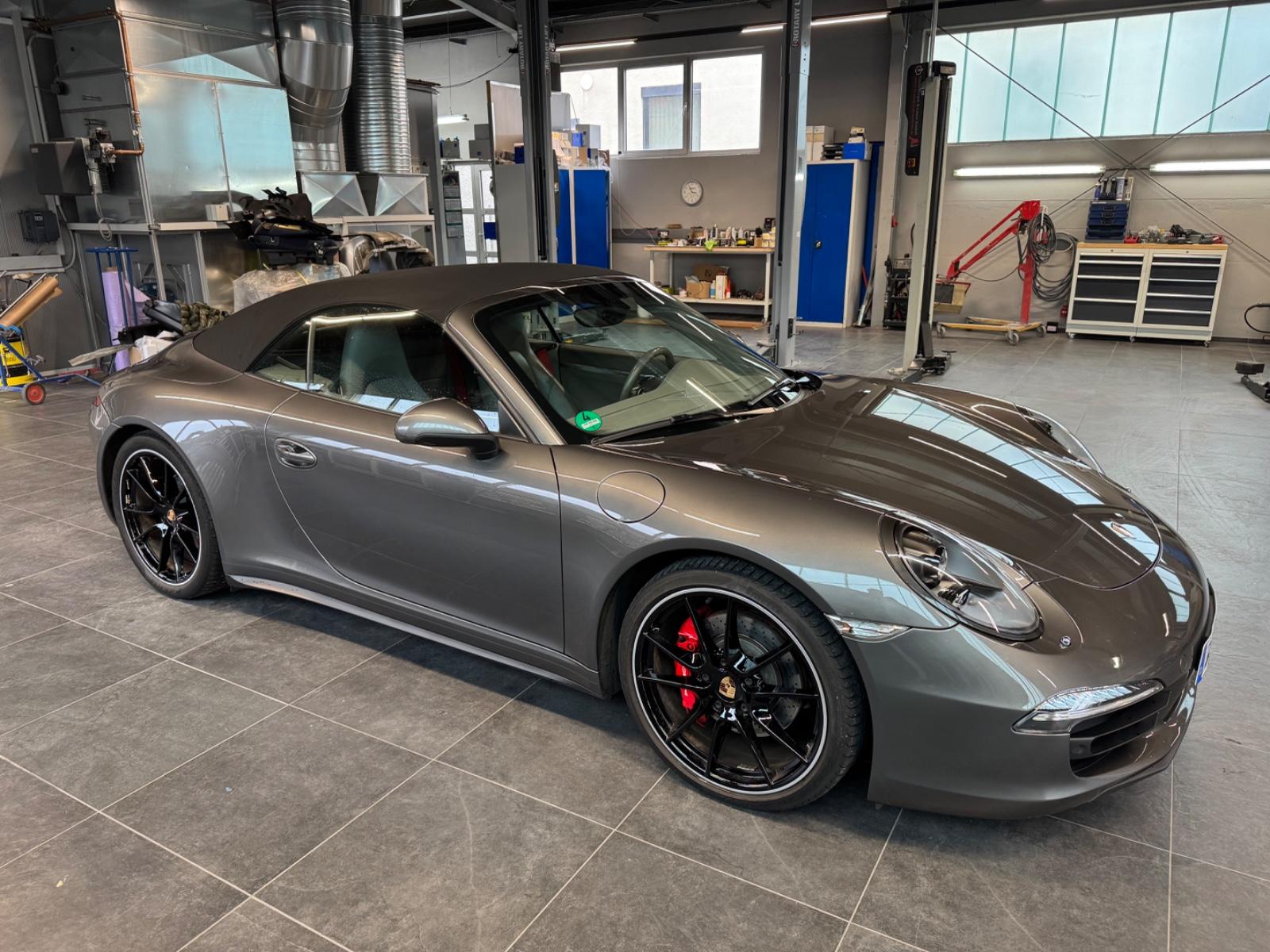 Porsche 911 Carrera 4 S Cabriolet