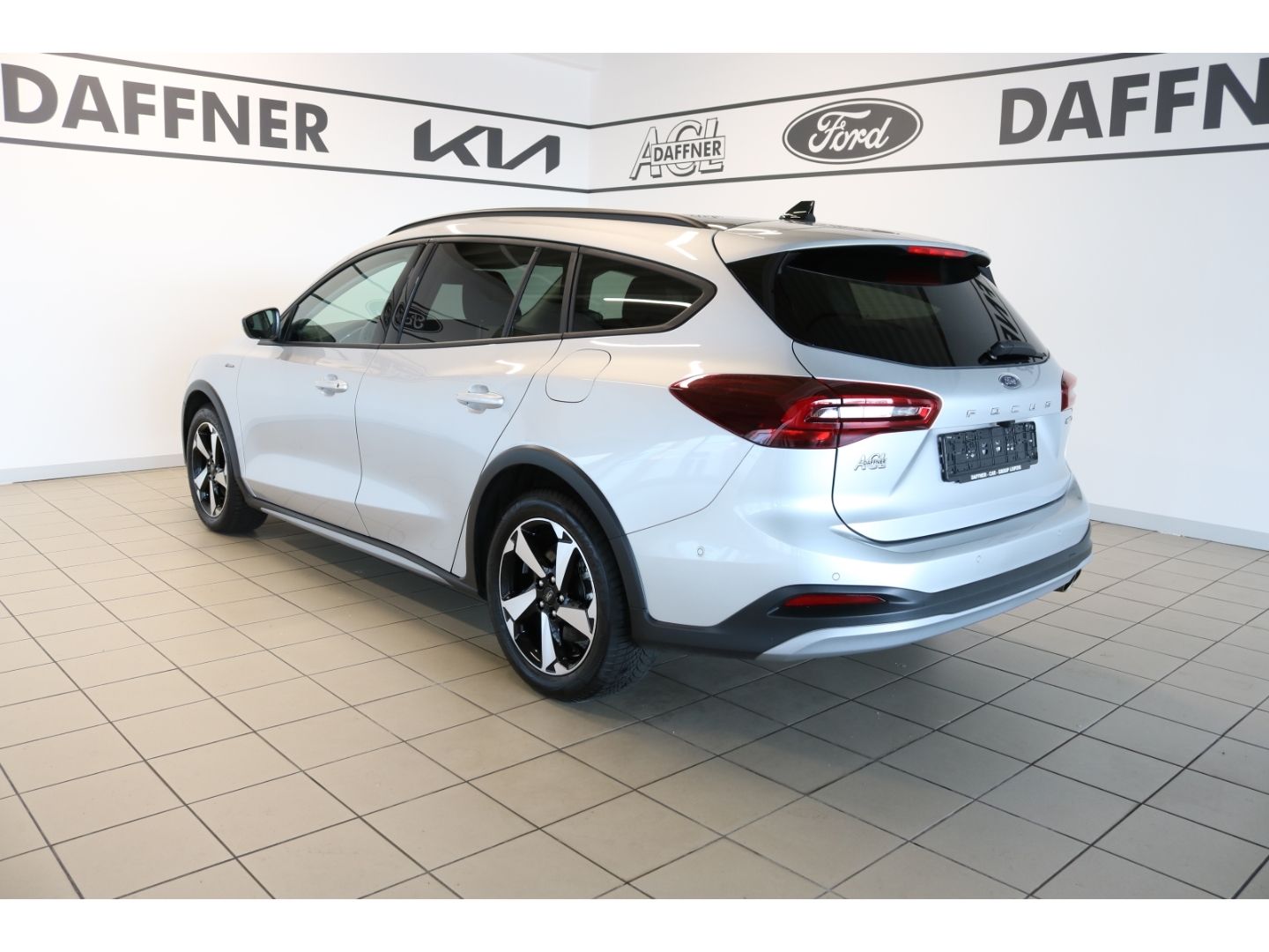 Fahrzeugabbildung Ford Focus Active X Schiebdach LED DAB totWinkel ASS