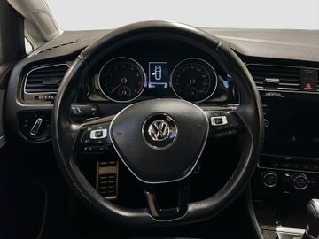 Fotografie 11 des VW Golf VII Variant Sound Automatik Navi Stanhzg.