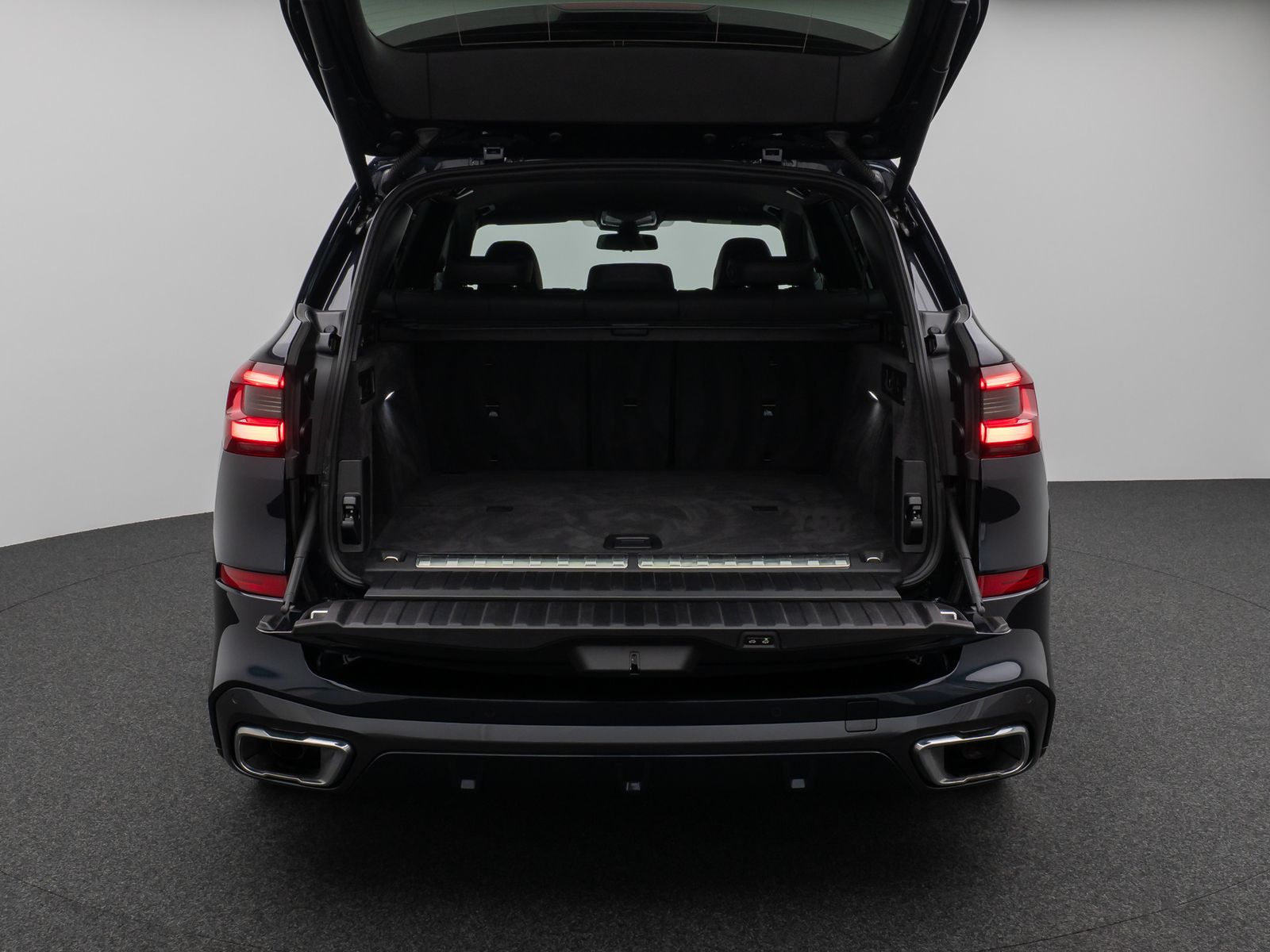 Fahrzeugabbildung BMW X5 xD45e M Sport Laser 360° HUD DAB HiFi 22Zoll