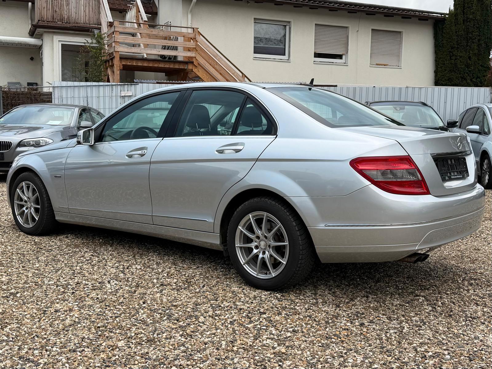 Mercedes-Benz C180 CGI BlueEfficiency MB-Scheckheft Avantgarde