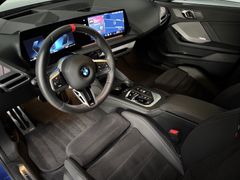 Fahrzeugabbildung BMW M 135i xDrive -- AHK/ DrivingProf/ HeadUp/ HiFi