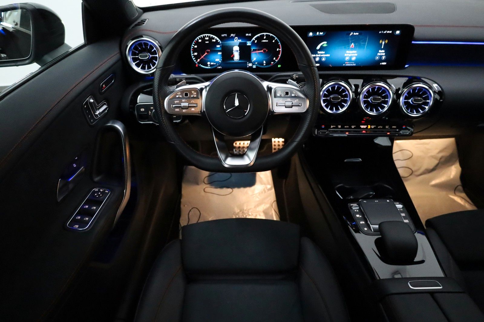 Fahrzeugabbildung Mercedes-Benz CLA 200d SB AMG Line T.Leder,Navi,LED,Night/Park