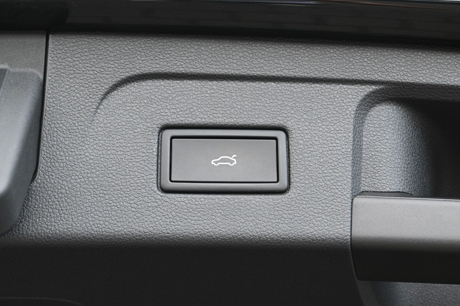 Fahrzeugabbildung Volkswagen Touran 1.5 TSI DSG °ACC°AHK°PANO°STHEIZ°DYNAUDI°