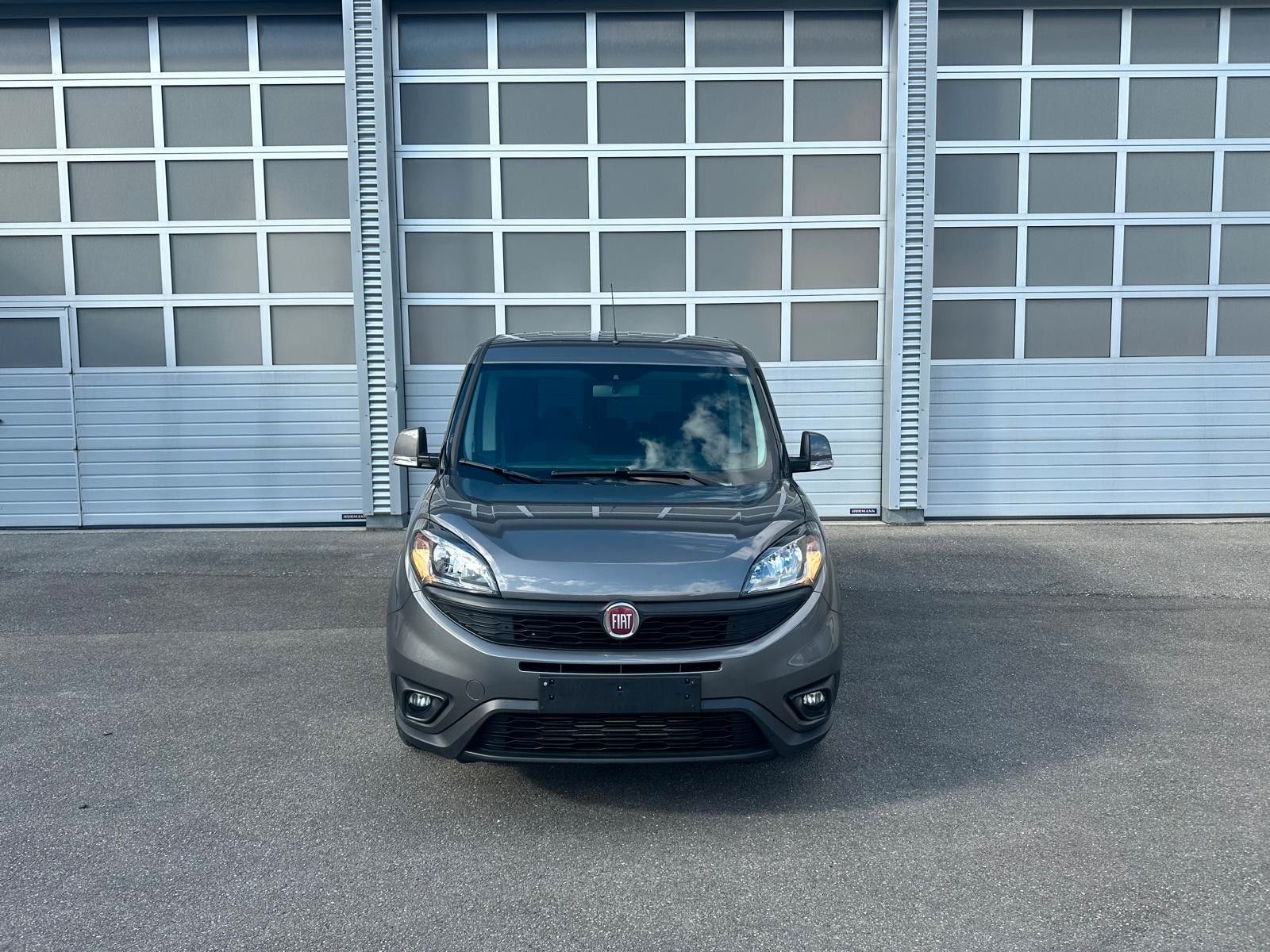 Fiat Doblo , 6 Gang, Diesel, 5 Sitzer imagem 2