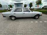 Mercedes-Benz 200, W123, 2. Hand, original 121 tKm, Oldtimer  - Mercedes-Benz W121