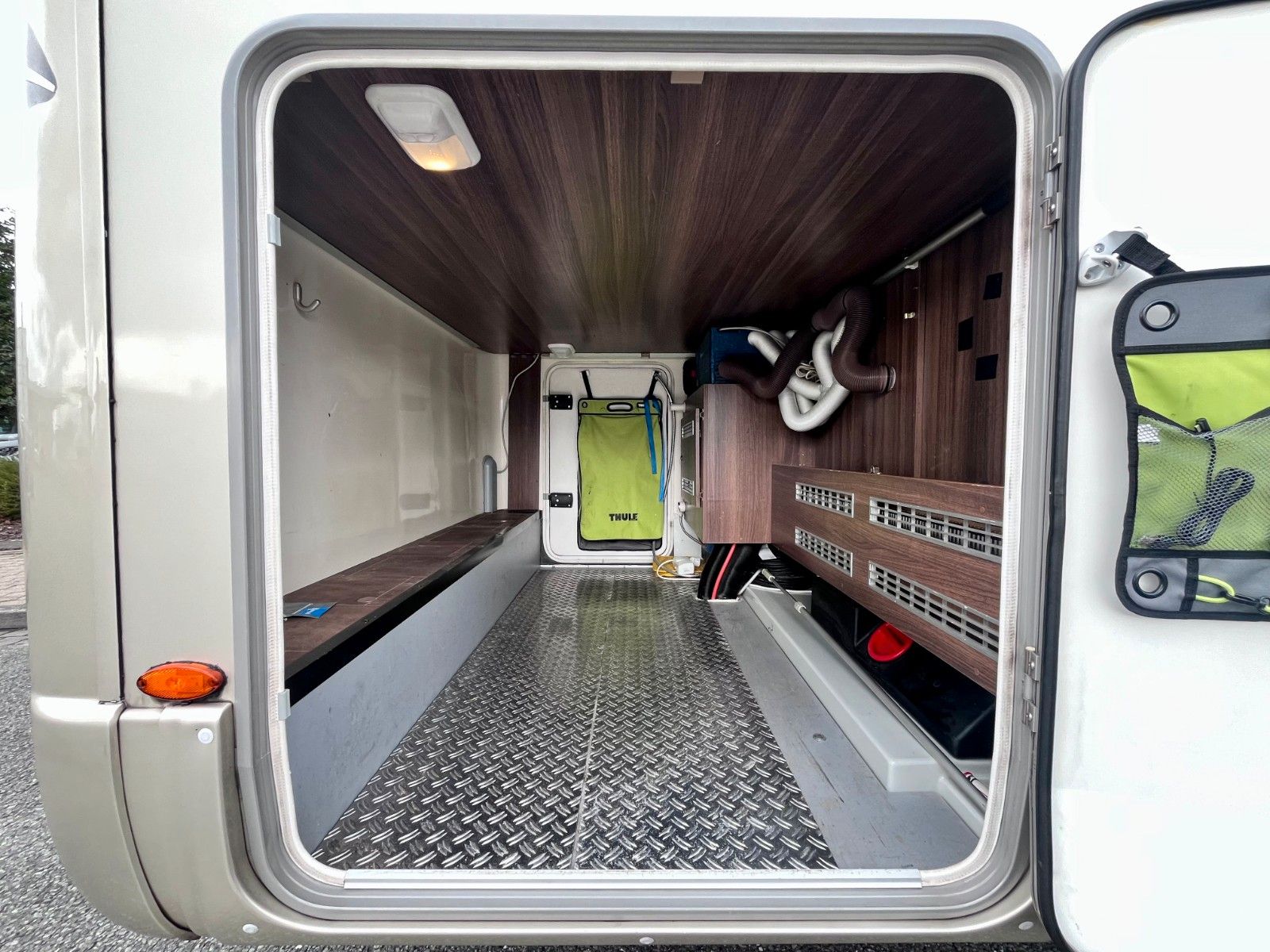 Fahrzeugabbildung Bürstner Elegance I 821 - Hubstützen, Solar, TV, Alde