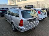 Ford Focus 1.6 Futura Turnier - Ford Focus aus 2000: Kombi