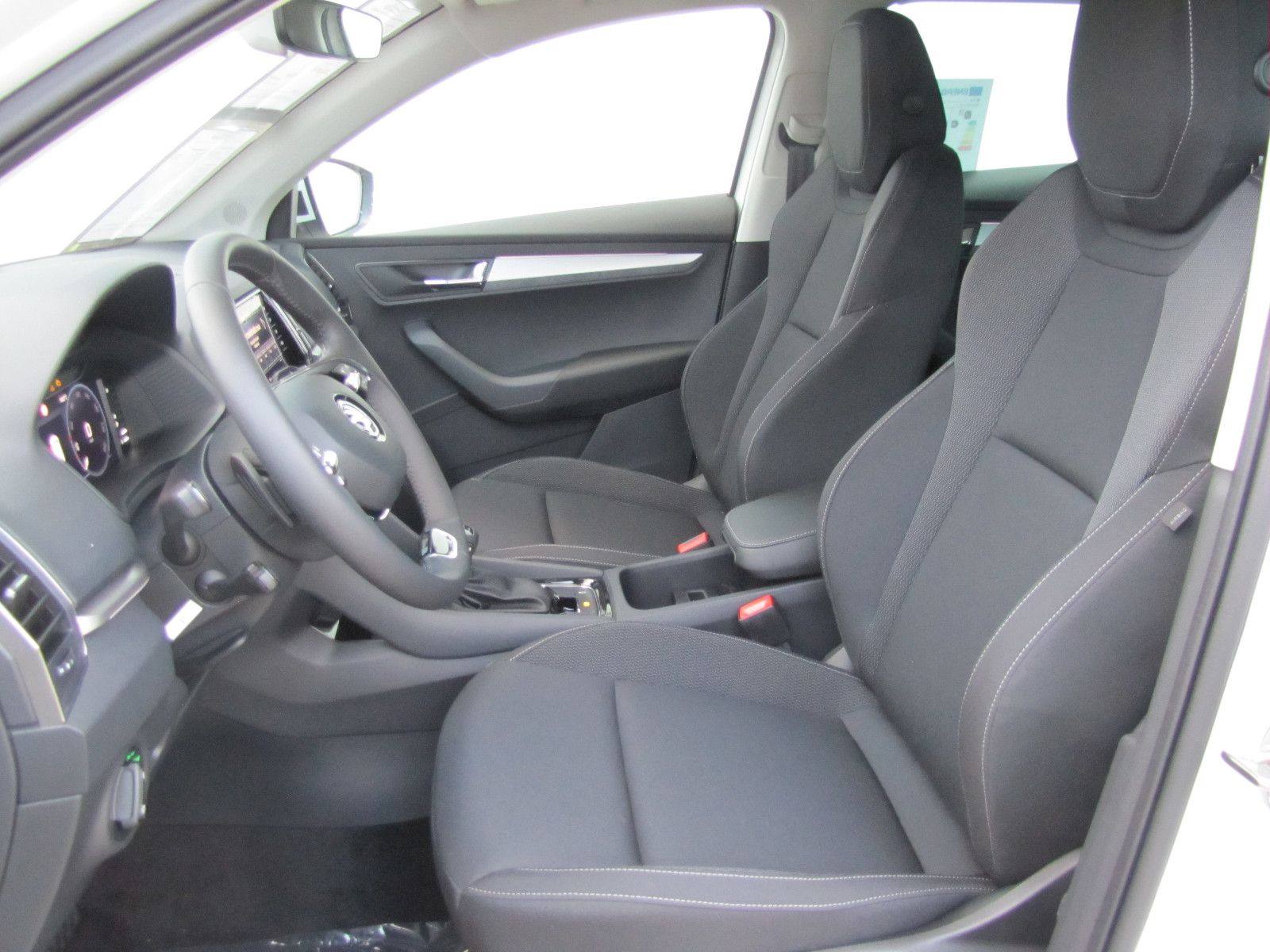 Fahrzeugabbildung SKODA Karoq Selection 2.0l TDI 150PS 7-Gang DSG 4x4