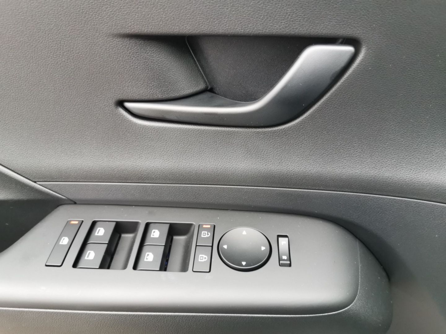 Fahrzeugabbildung Hyundai KONA Select Hybrid Voll-LED Navi Smartkey ACC Kl